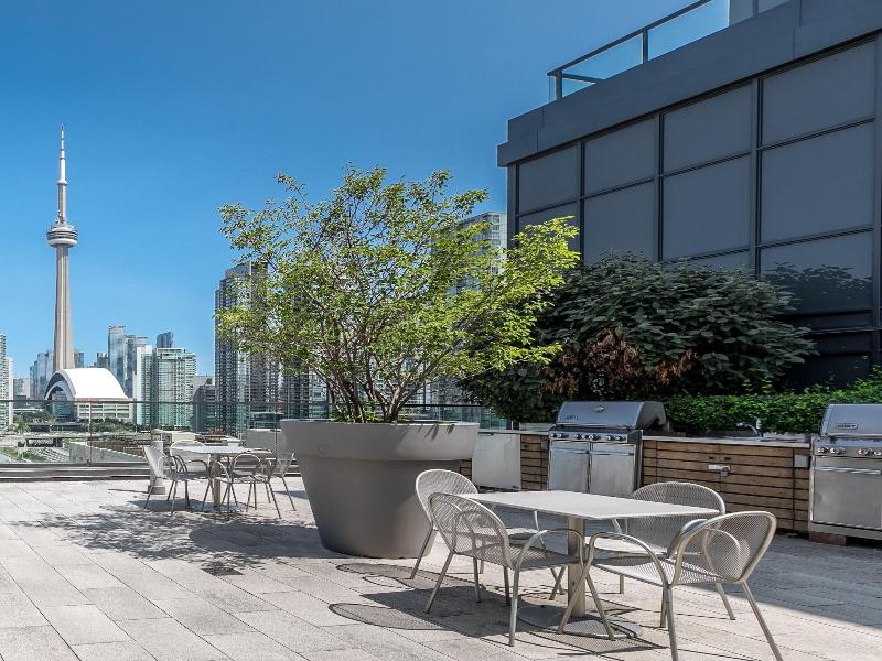 Beautiful Condos In The Heart Of Downtown — photo 16
