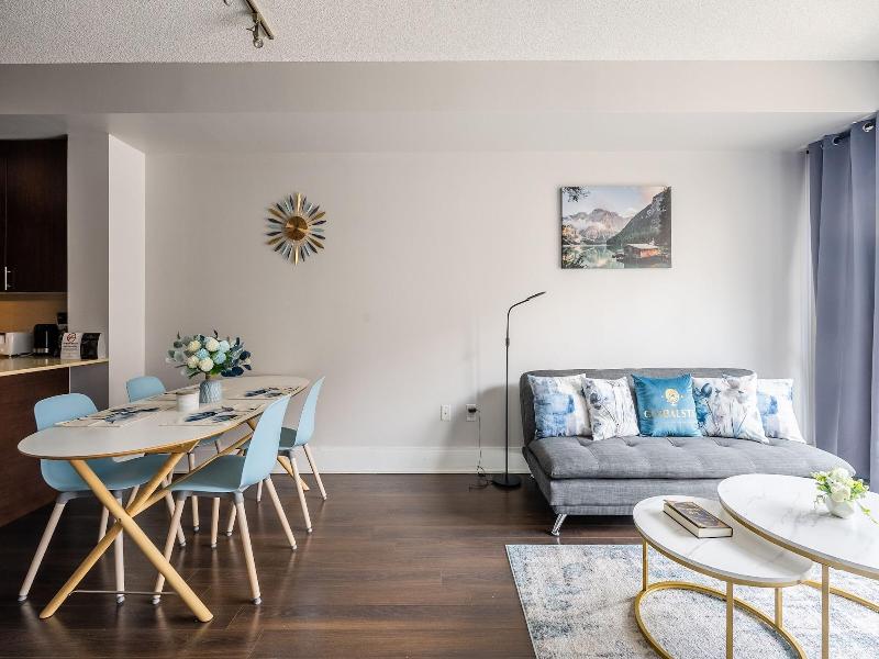 Beautiful Condos In The Heart Of Downtown — photo 6