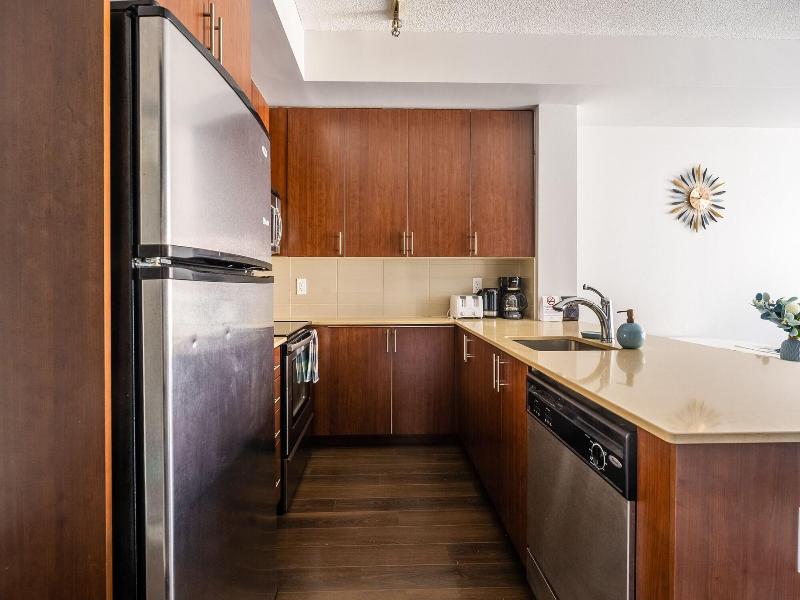 Beautiful Condos In The Heart Of Downtown — photo 2