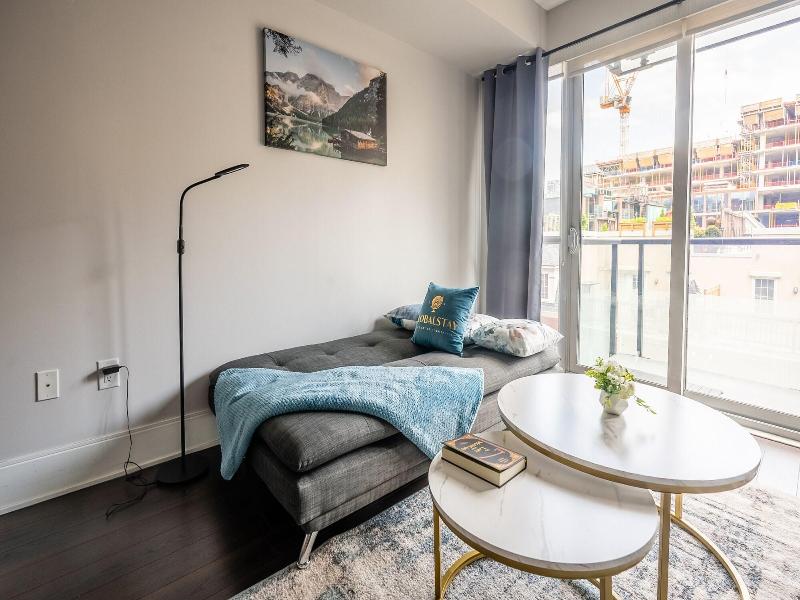 Beautiful Condos In The Heart Of Downtown — photo 32