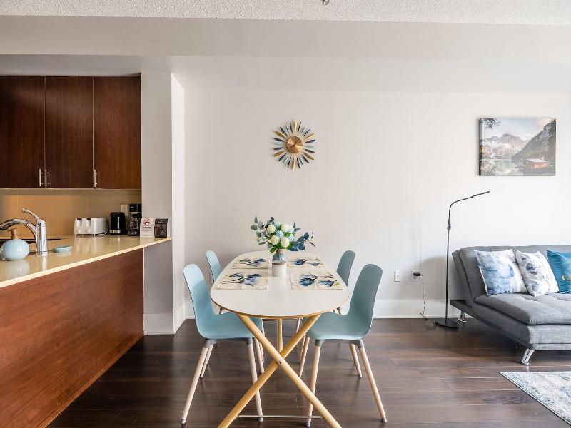 Beautiful Condos In The Heart Of Downtown — photo 19