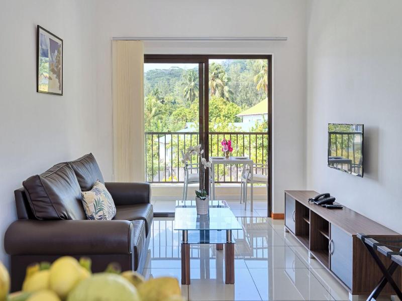 Creole Breeze Self Catering Apartments image
