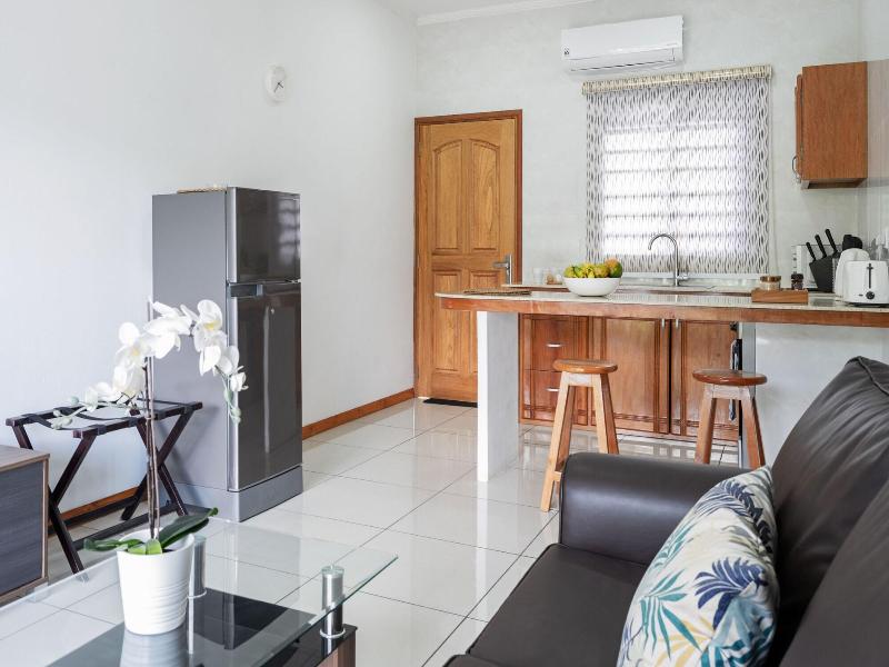 Creole Breeze Self Catering Apartments image
