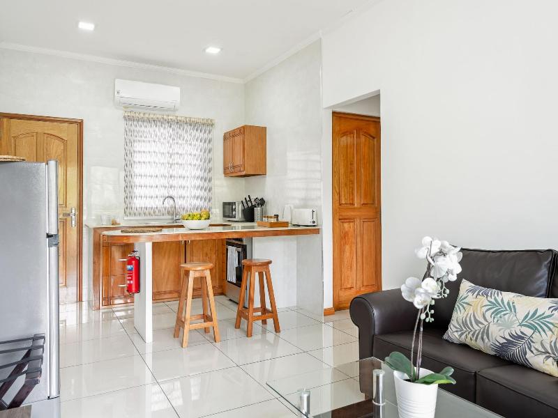 Creole Breeze Self Catering Apartments image