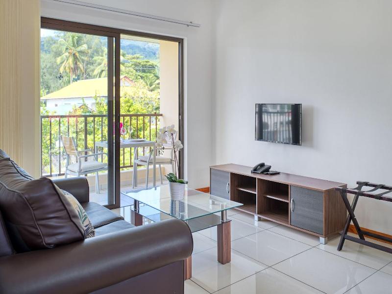 Creole Breeze Self Catering Apartments image