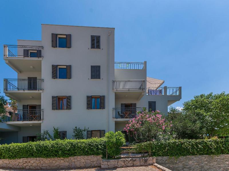 Apartments Ljiljana image