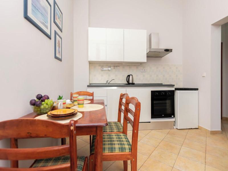 Apartments Ljiljana image