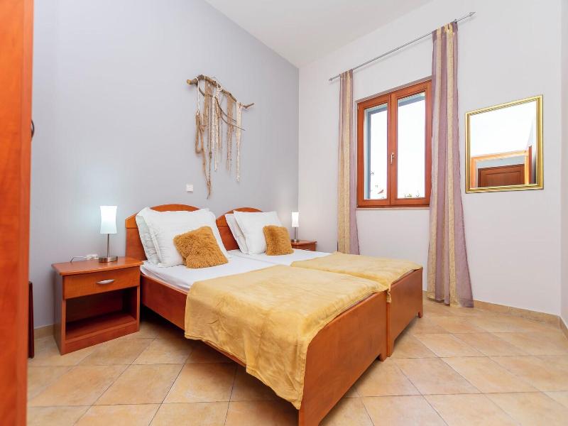 Apartments Ljiljana image