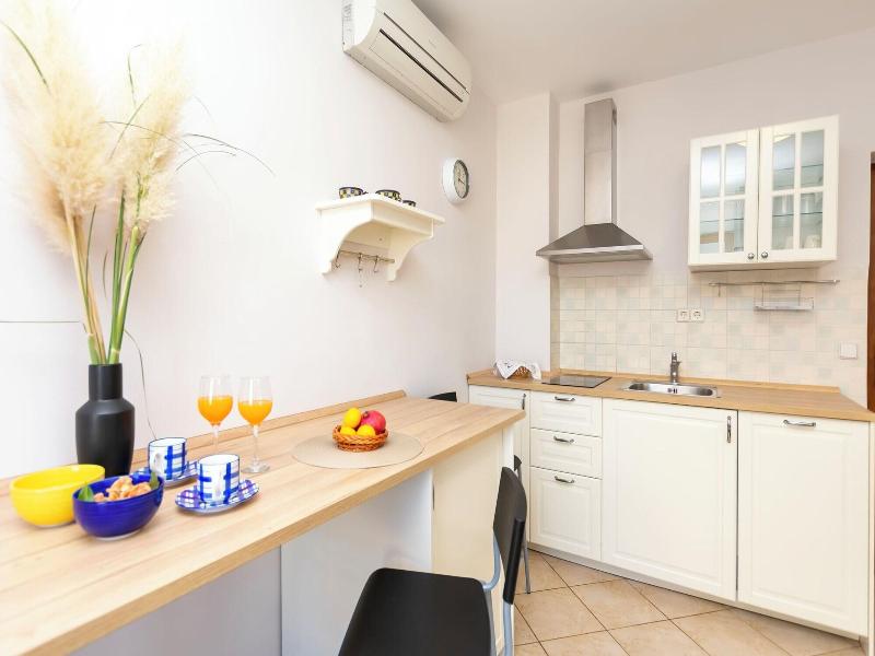 Apartments Ljiljana image