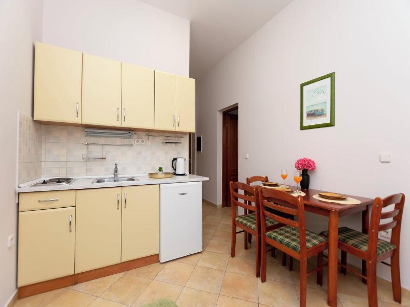Apartments Ljiljana image