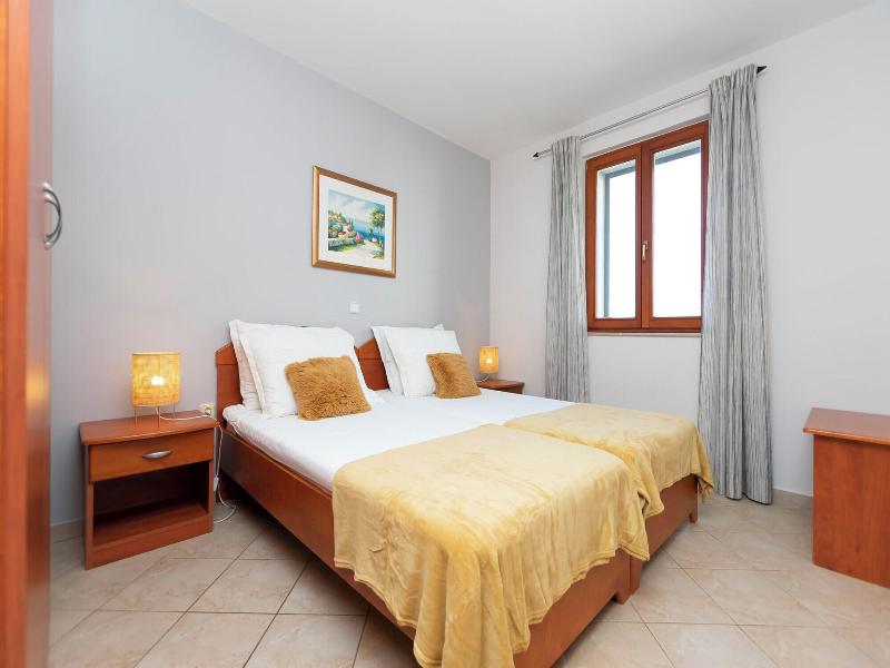 Apartments Ljiljana image