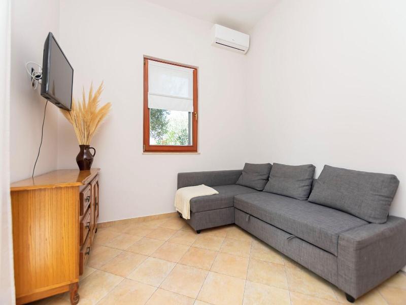 Apartments Ljiljana image