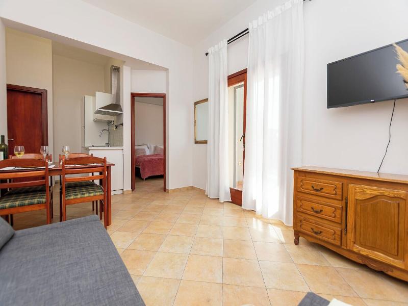Apartments Ljiljana image