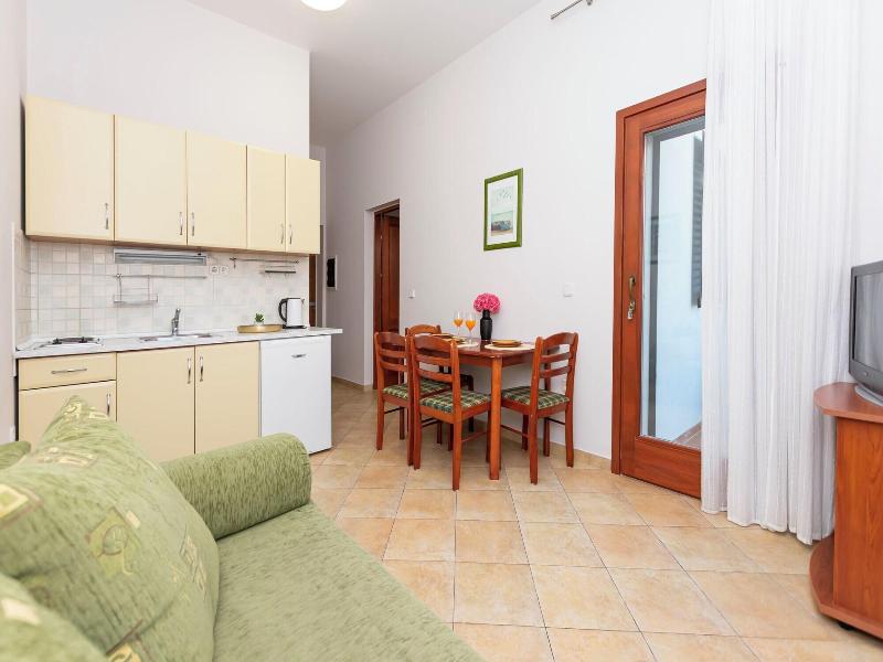 Apartments Ljiljana image