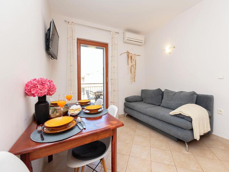 Apartments Ljiljana image