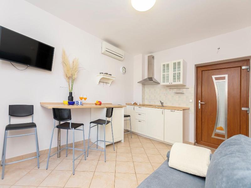 Apartments Ljiljana image