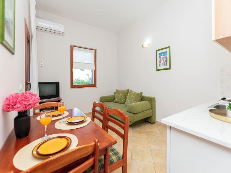 Apartments Ljiljana image