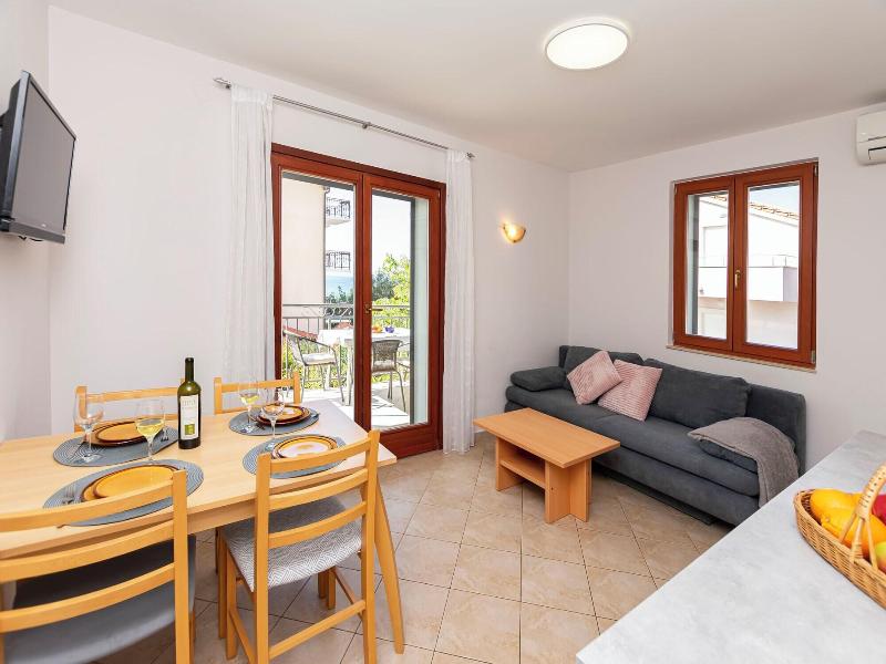 Apartments Ljiljana image