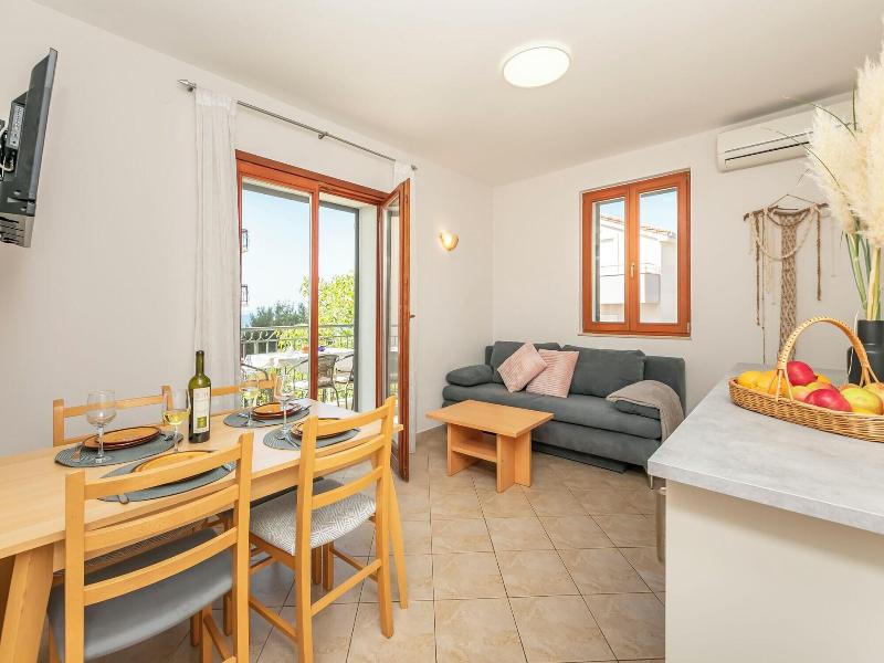 Apartments Ljiljana image