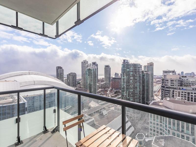 Modern Downtown Apartments — photo 112