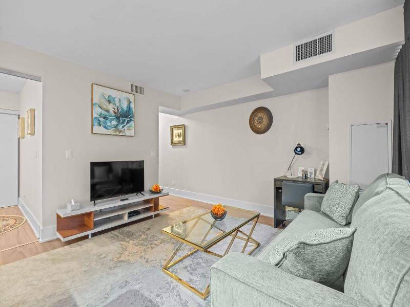 Modern Downtown Apartments — photo 109