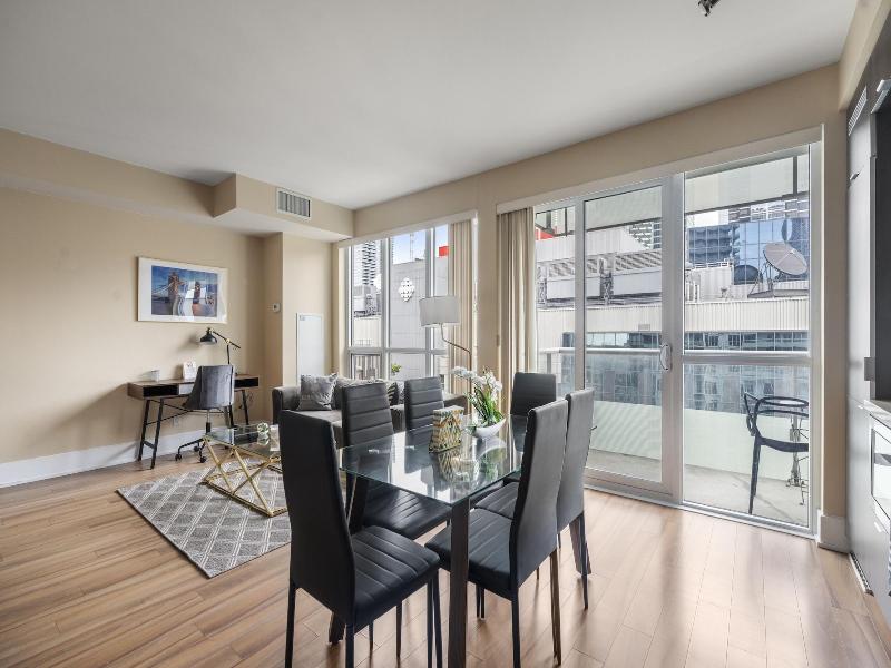 Modern Downtown Apartments — photo 141