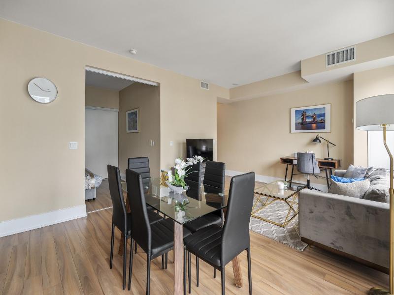 Modern Downtown Apartments — photo 140