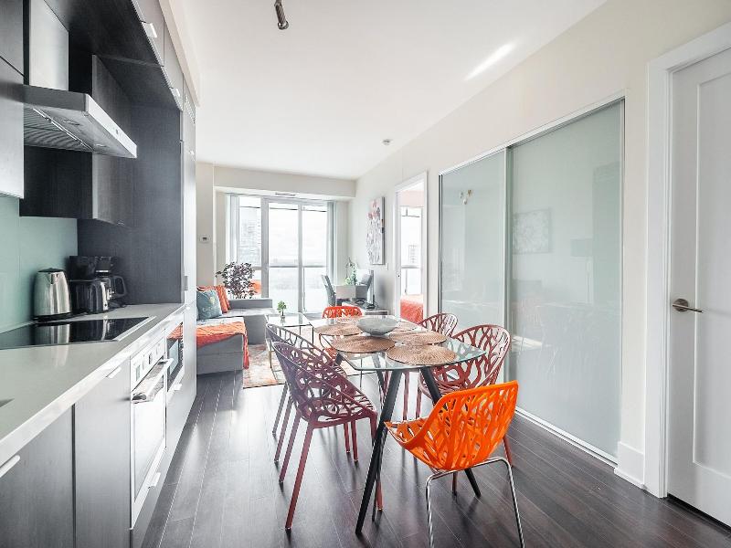 Modern Downtown Apartments — photo 18
