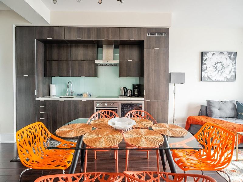 Modern Downtown Apartments — photo 16