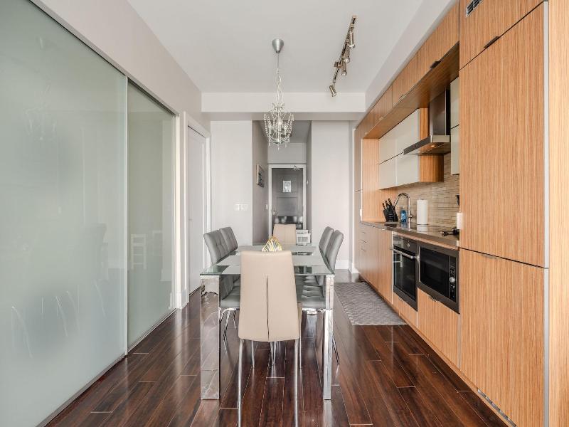 Modern Downtown Apartments — photo 4