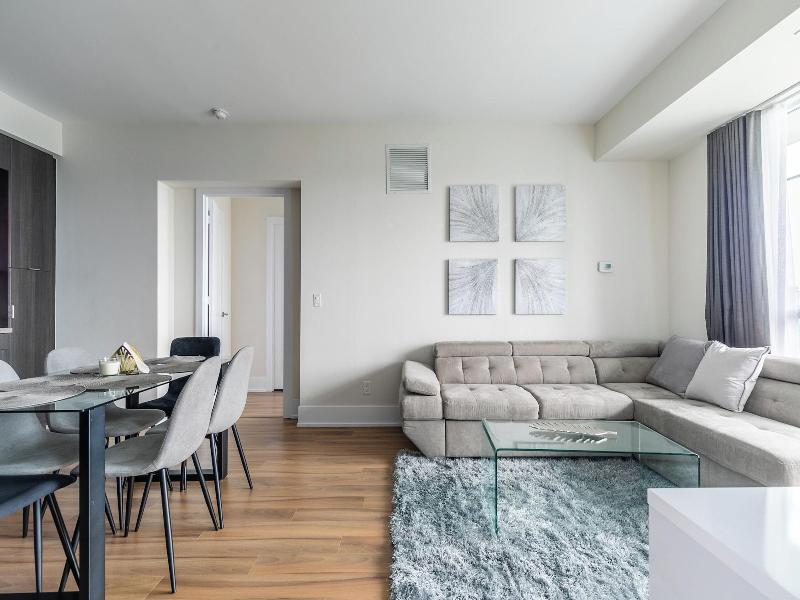 Modern Downtown Apartments — photo 37