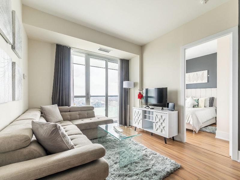Modern Downtown Apartments — photo 33