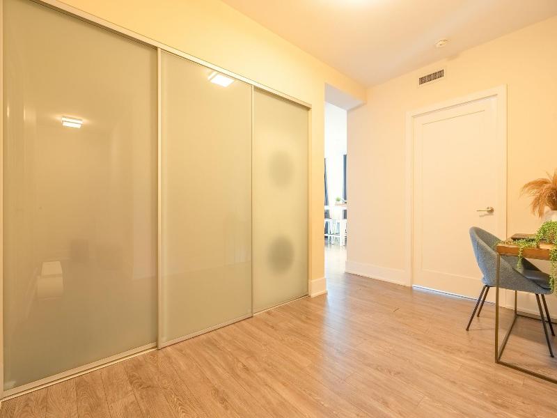 Modern Downtown Apartments — photo 23