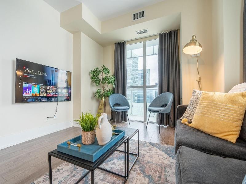 Modern Downtown Apartments — photo 39