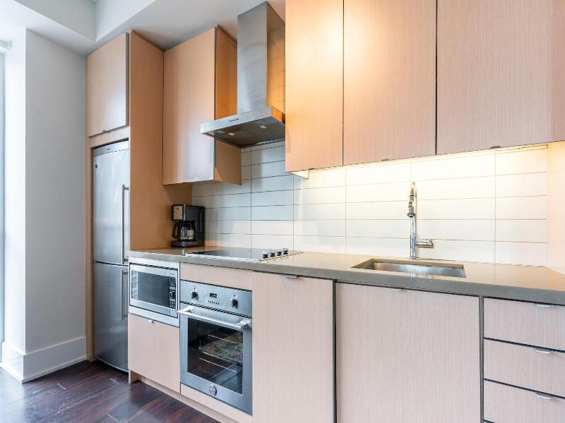 Modern Downtown Apartments — photo 91