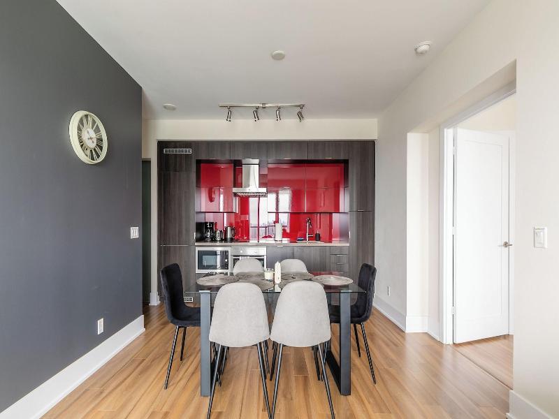 Modern Downtown Apartments — photo 97