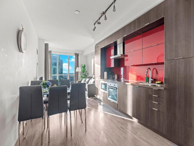 Modern Downtown Apartments — photo 261