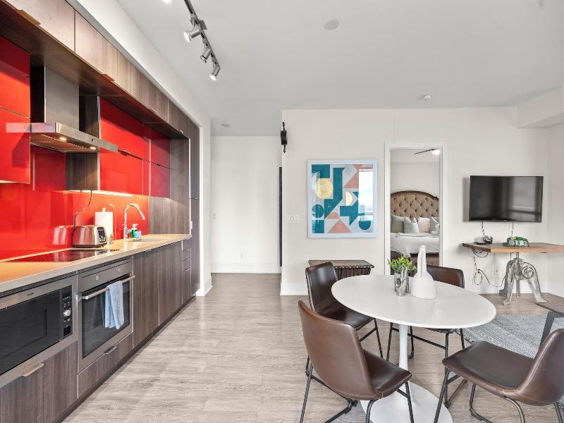 Modern Downtown Apartments — photo 263