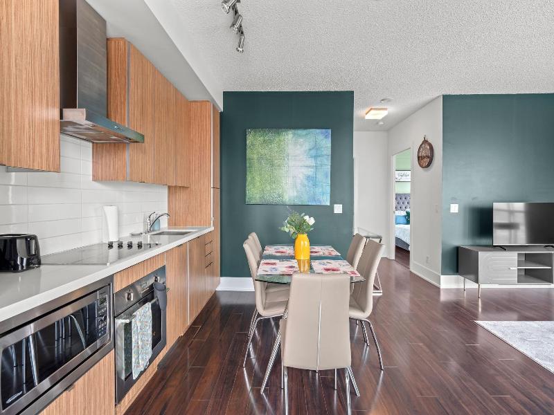 Modern Downtown Apartments — photo 213