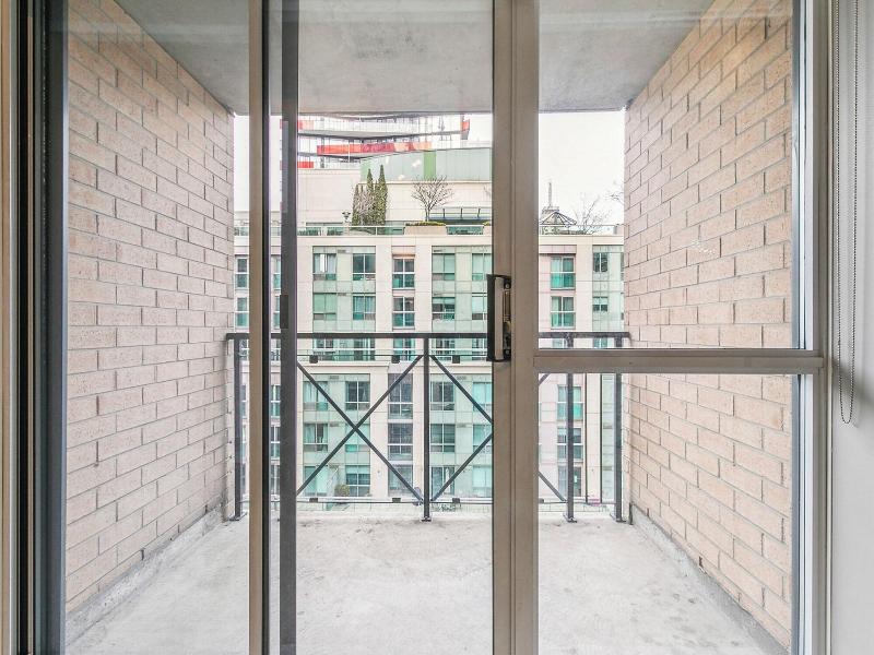 Modern Downtown Apartments — photo 44