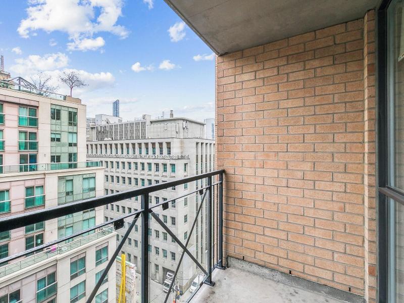 Modern Downtown Apartments — photo 47
