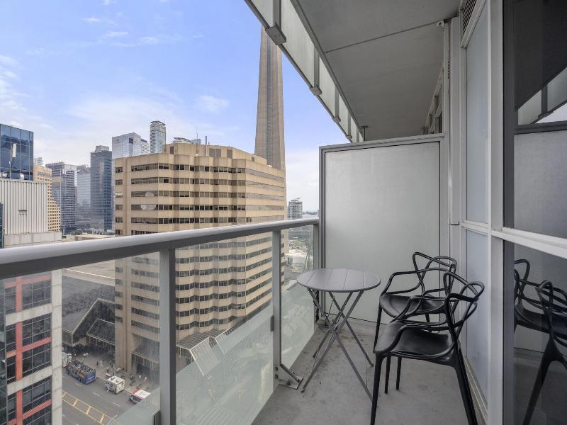 Modern Downtown Apartments — photo 72