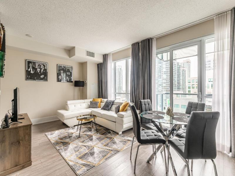 Modern Downtown Apartments — photo 30