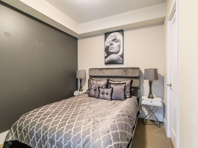 Modern Downtown Apartments — photo 24