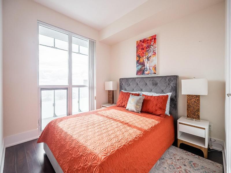 Modern Downtown Apartments — photo 36
