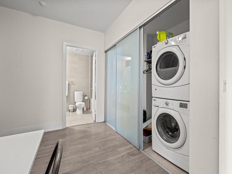 Modern Downtown Apartments — photo 152