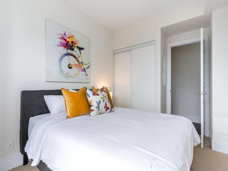 Modern Downtown Apartments — photo 161