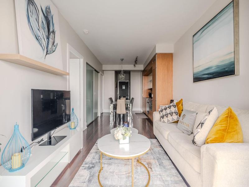 Modern Downtown Apartments — photo 182