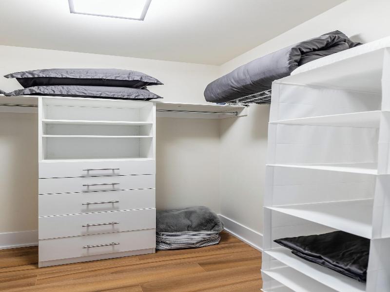 Modern Downtown Apartments — photo 102