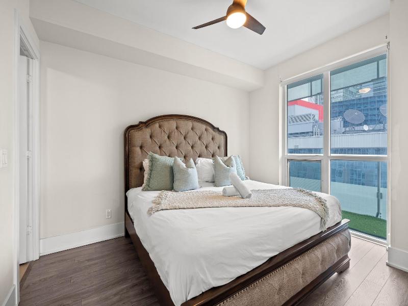 Modern Downtown Apartments — photo 43